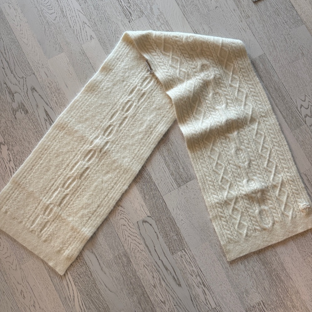 Lacoste Wool and Alpaca scarf, never used